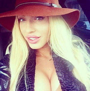 ���һ��Ů���տ�����־�����ϸ�